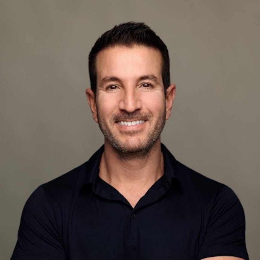 Portrait de Alex Michaelides