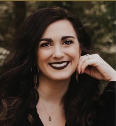 Portrait de Shelby Mahurin