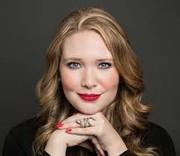Portrait de Sarah J. Maas
