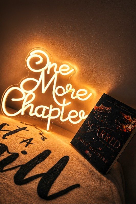 La série Never after. Scarred